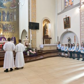 przyjęcie marianek i poświęcenie sztandaru (21)